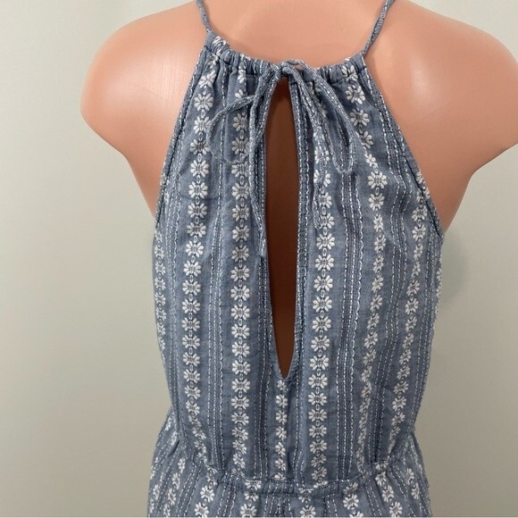 Madewell Chambray Blue Romper with White Embroidered Flowers Size SMALL - Picture 5 of 9